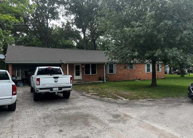 Property at 1101 Renfro Dr, Lufkin, TX 75901, 4 beds, 2 baths