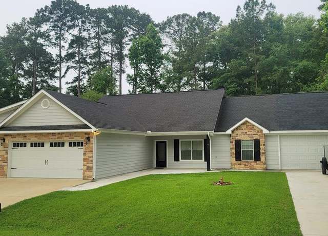 Property at 138 Breezeway Dr, Brookeland, TX 75931, 3 beds, 2 baths