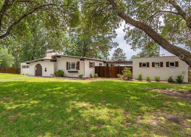 Property at 1402 Robinwood, Lufkin, TX 75904, 3 beds, 2.5 baths