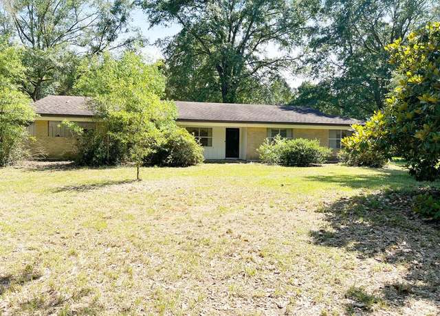 Property at 365 Roughrider Dr, Center, TX 75935, 3 beds, 2 baths