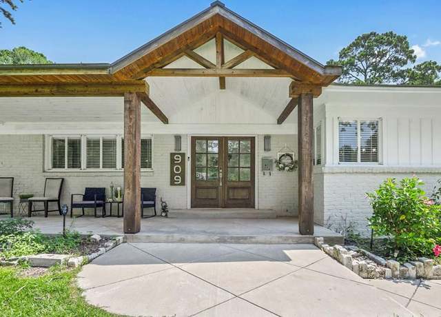 Property at 909 Covington Dr, Lufkin, TX 75904, 7 beds, 5 baths