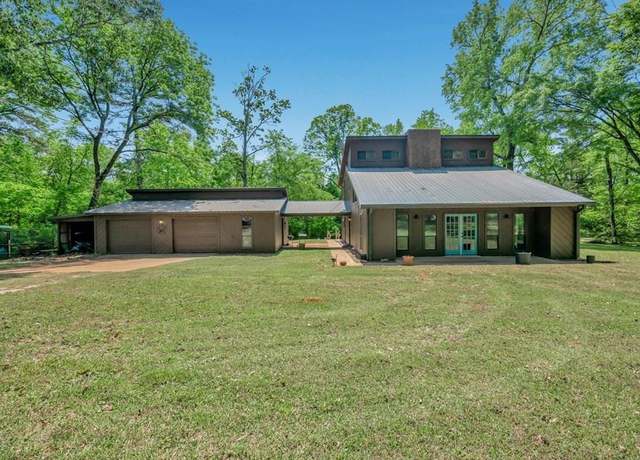 Property at 6017 W County Road 3206, Mount Enterprise, TX 75681, 3 beds, 2.5 baths