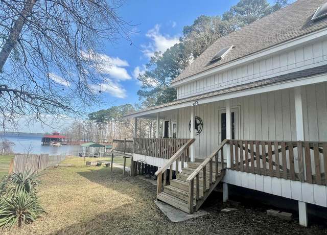 Property at 1010 Lakeshore Dr, Hemphill, TX 75948, 4 beds, 3.5 baths