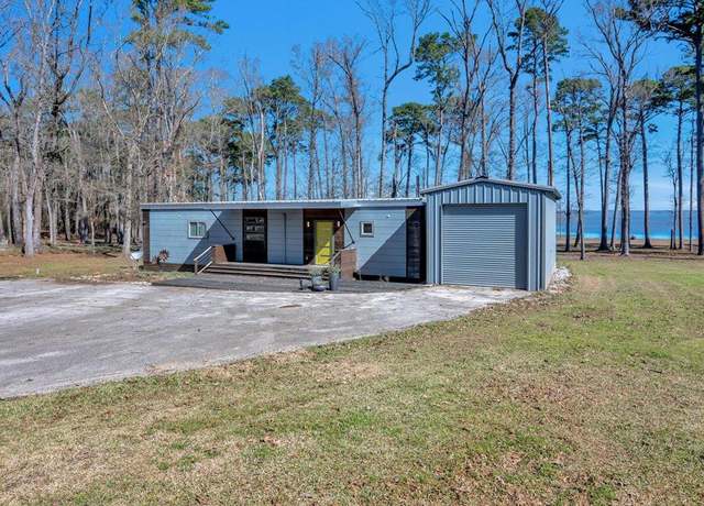 Property at 195 Thomas St, Zavalla, TX 75980, 2 beds, 2 baths