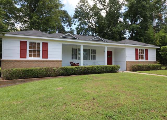 Property at 528 4th St, Jasper, TX 75951, 3 beds, 2 baths