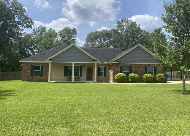 Property at 429 Derek Rd, Lufkin, TX 75904, 3 beds, 2 baths
