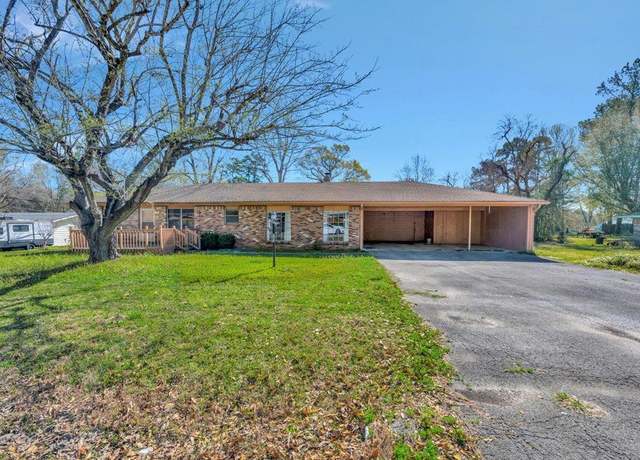 Property at 301 Joyce Ln, Lufkin, TX 75901, 4 beds, 2 baths
