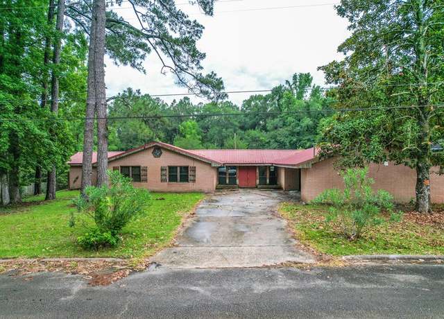 Property at 303 W Stringer, Kirbyville, TX 75956, 5 beds, 3 baths