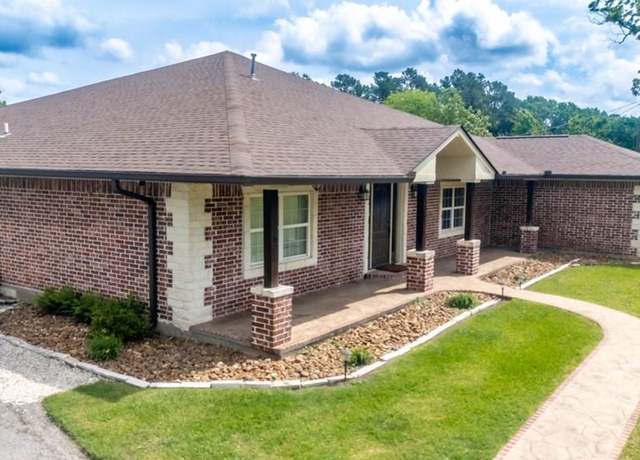 Property at 1011 Benton Rd, Lufkin, TX 75904, 4 beds, 3.5 baths