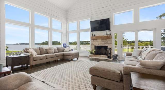 Photo of 321 Paradise Dr, Zavalla, TX 75980