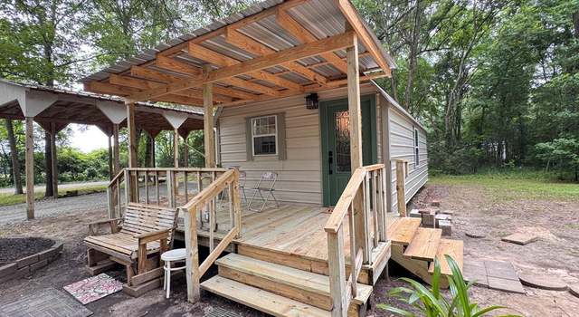 Photo of 200 Ponderosa Ln, Zavalla, TX 75980