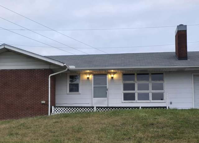 Property at 109 Jarvis St, Sneedville, TN 37869, 4 beds, 1.5 baths