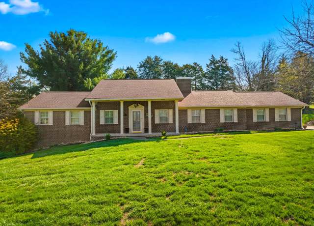 Property at 1208 Forest Dr, Morristown, TN 37814, 4 beds, 2.5 baths