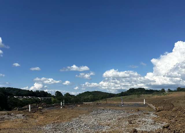 Property at 3058 Villas Creekside Dr, Dandridge, TN 37725, 3 beds, 2 baths
