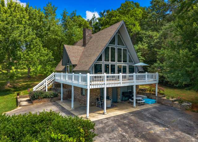 Property at 1116 Patterson St, Dandridge, TN 37725, 4 beds, 3 baths