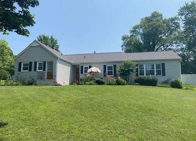 Property at 1211 W 6th North St, Morristown, TN 37814, 3 beds, 2 baths