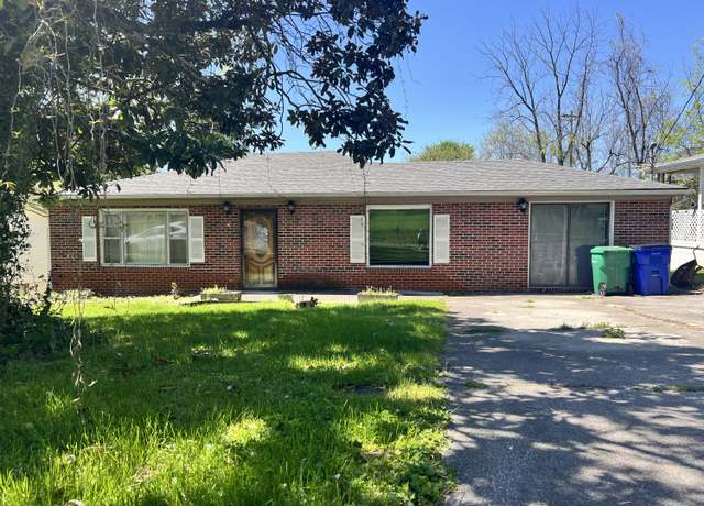 Property at 215 Morton St, Morristown, TN 37814, 3 beds, 1 bath