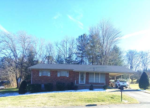 Property at 317 Creekmoor Dr Dr, Jefferson City, TN 37760, 3 beds, 2 baths