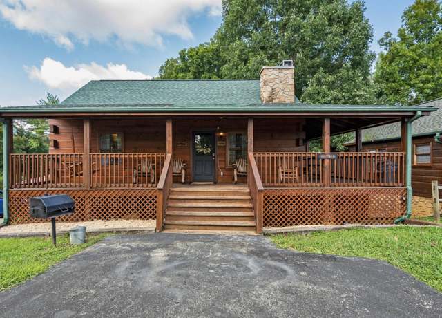 Property at 2672 Valley Heights Dr, Pigeon Forge, TN 37863, 2 beds, 2 baths