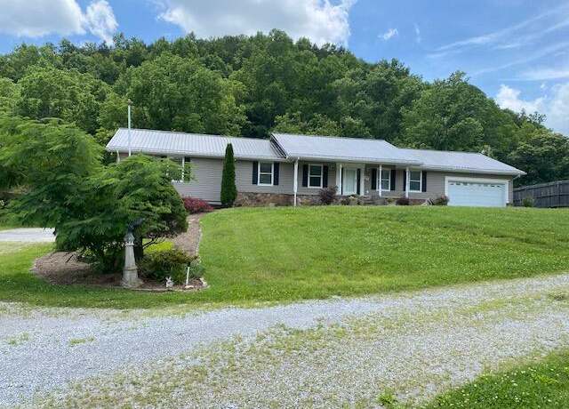 Property at 4343 Tazewell Hwy Hwy, Sneedville, TN 37869, 5 beds, 2.5 baths