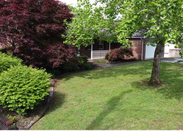 Property at 1377 Brookfield Dr, Morristown, TN 37814, 3 beds, 3 baths
