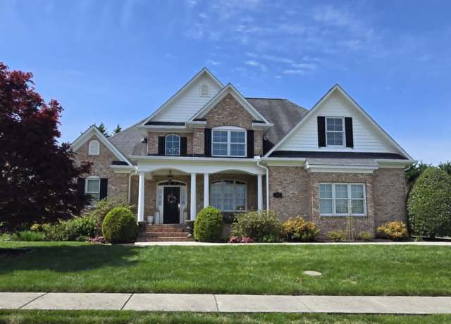 Property at 378 Kensington Dr, Morristown, TN 37814, 3 beds, 2.5 baths