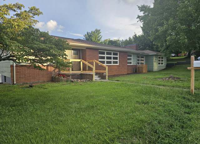 Property at 228 Washington Ave, Newport, TN 37821, 4 beds, 2.5 baths