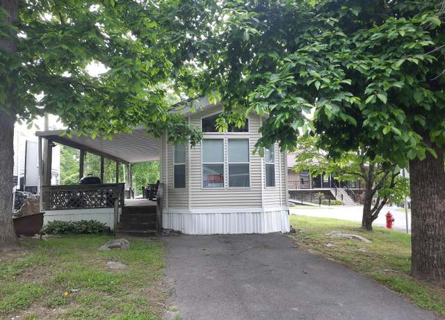 Property at 5355 Parkway Pkwy #146, Cosby, TN 37722, 2 beds, 1 bath