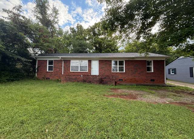 Property at 525 S Liberty Hill Rd, Morristown, TN 37813, 4 beds, 2 baths
