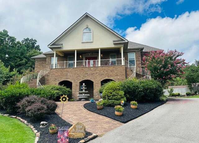 Property at 1086 St Ives Ct, Morristown, TN 37814, 4 beds, 4.5 baths