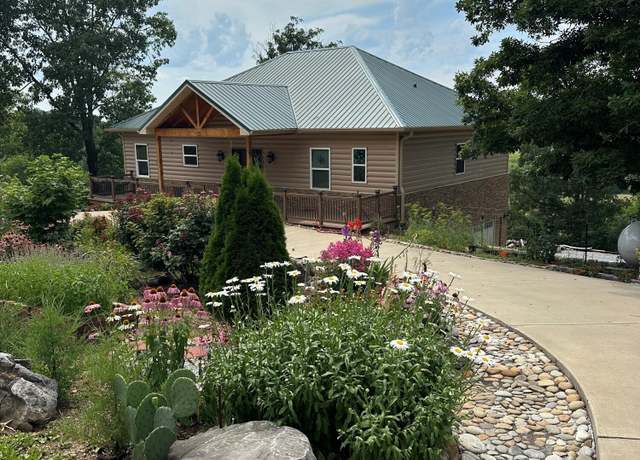 Property at 285 Redwood Dr, Dandridge, TN 37725, 2 beds, 3.5 baths