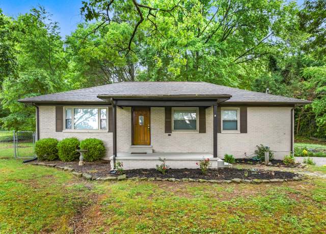 Property at 1620 Evergreen Dr, Morristown, TN 37814, 3 beds, 2 baths