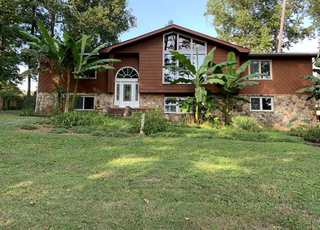 Property at 1090 Panther Creek Rd, Morristown, TN 37814, 5 beds, 3 baths