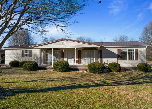 Property at 1009 Old Newport Hwy, Dandridge, TN 37725, 3 beds, 2 baths