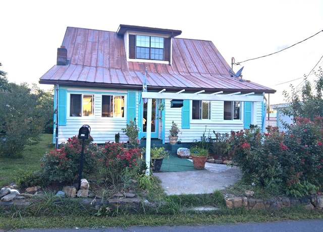 Property at 241 & 245 White Oak Ave, Newport, TN 37821, 3 beds, 1 bath