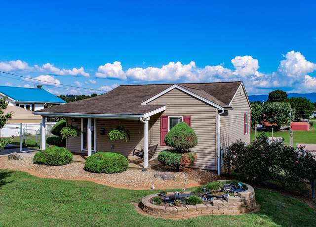 Property at 414 Beech St, Newport, TN 37821, 2 beds, 1.5 baths