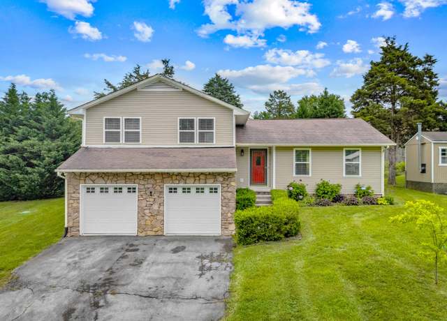 Property at 5715 Academy Dr, Morristown, TN 37814, 3 beds, 2.5 baths