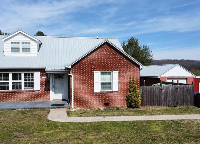 Property at 1273 Lakeview Dr, Dandridge, TN 37725, 3 beds, 3 baths