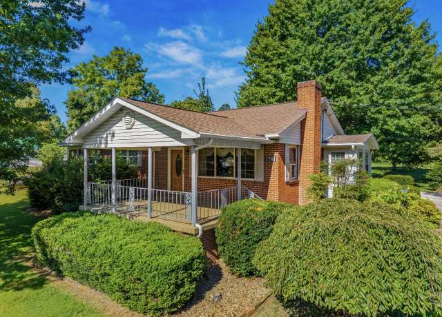 Property at 1701 Old Oak Ln, Morristown, TN 37814, 3 beds, 1 bath