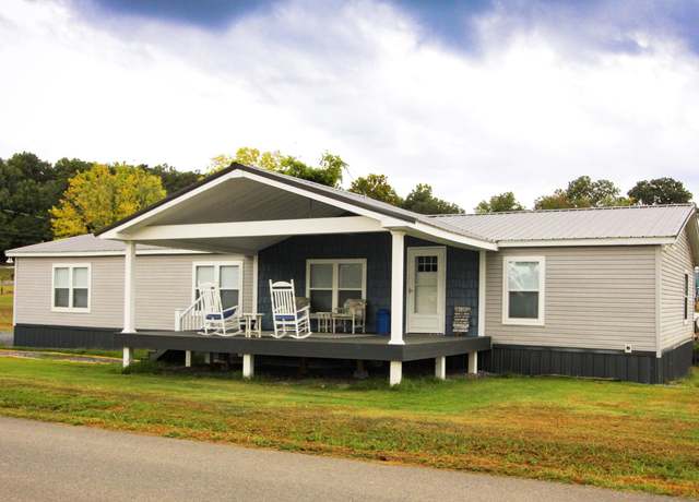 Property at 1680 Canal Ln, Dandridge, TN 37725, 3 beds, 2 baths