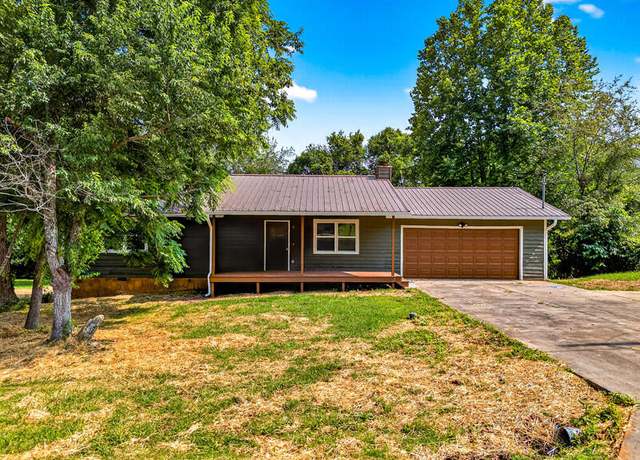 Property at 2879 Eledge Ln, Sevierville, TN 37876, 3 beds, 2 baths