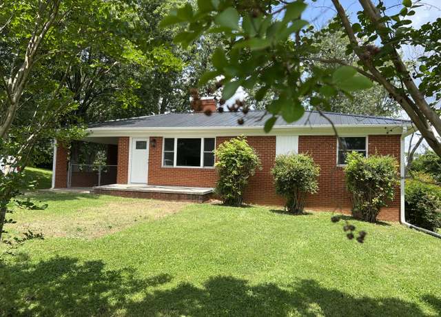 Property at 394 Milburn St, Morristown, TN 37814, 3 beds, 1 bath