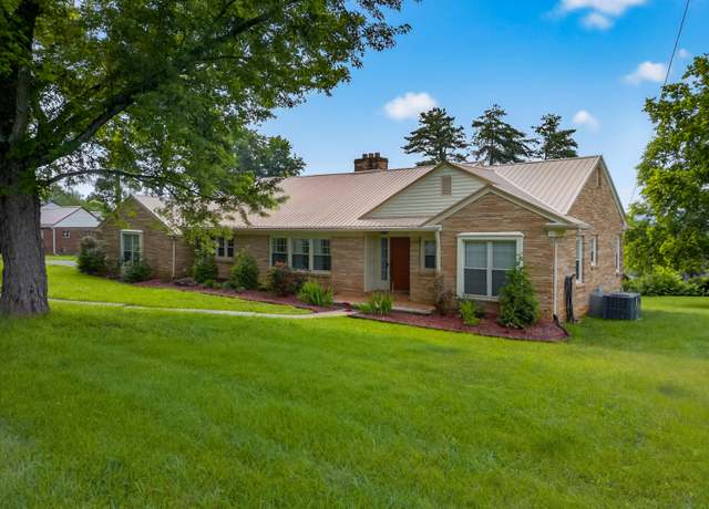Property at 1125 W 6th St N, Morristown, TN 37814, 4 beds, 3 baths