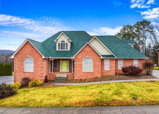 Property at 381 Lochmere Dr, Morristown, TN 37814, 4 beds, 3.5 baths