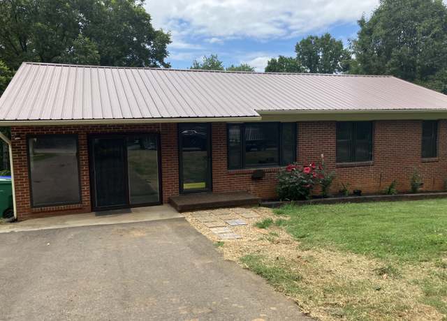 Property at 328 Highland Dr, Morristown, TN 37813, 3 beds, 1 bath