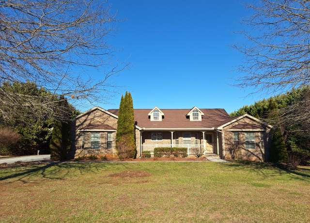 Property at 185 Florence Cir, Dandridge, TN 37725, 3 beds, 2.5 baths