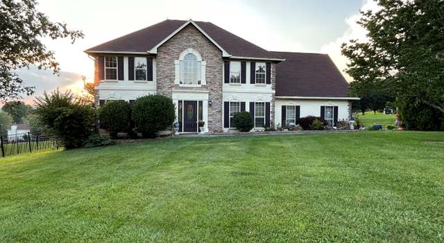 Photo of 1097 Hickory View Dr, Morristown, TN 37814