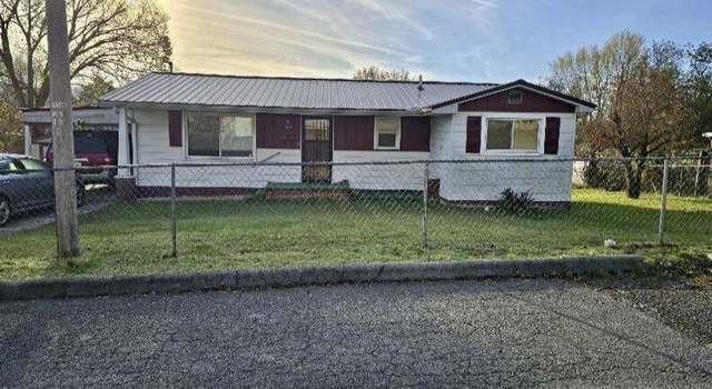 Photo of 806 Brummit St, Rogersville, TN 37857