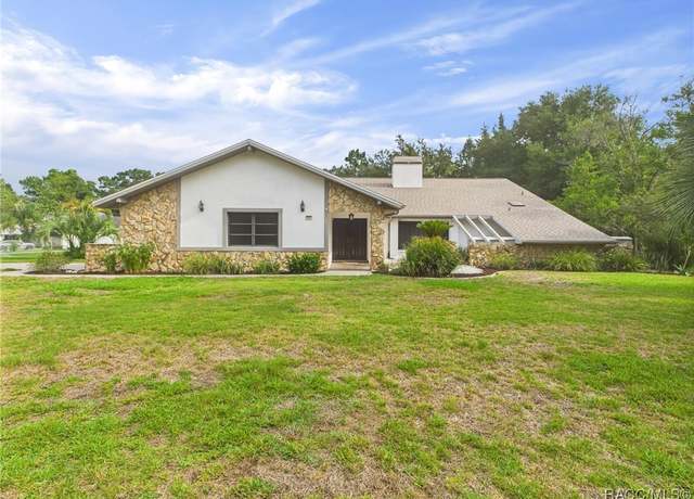 Property at 12 Fig Ct E, Homosassa, FL 34446, 3 beds, 2 baths