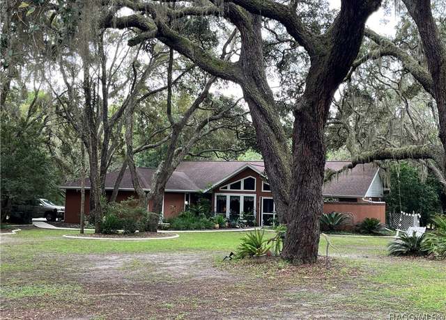 Property at 4250 N Indianhead Rd, Hernando, FL 34442, 3 beds, 3 baths